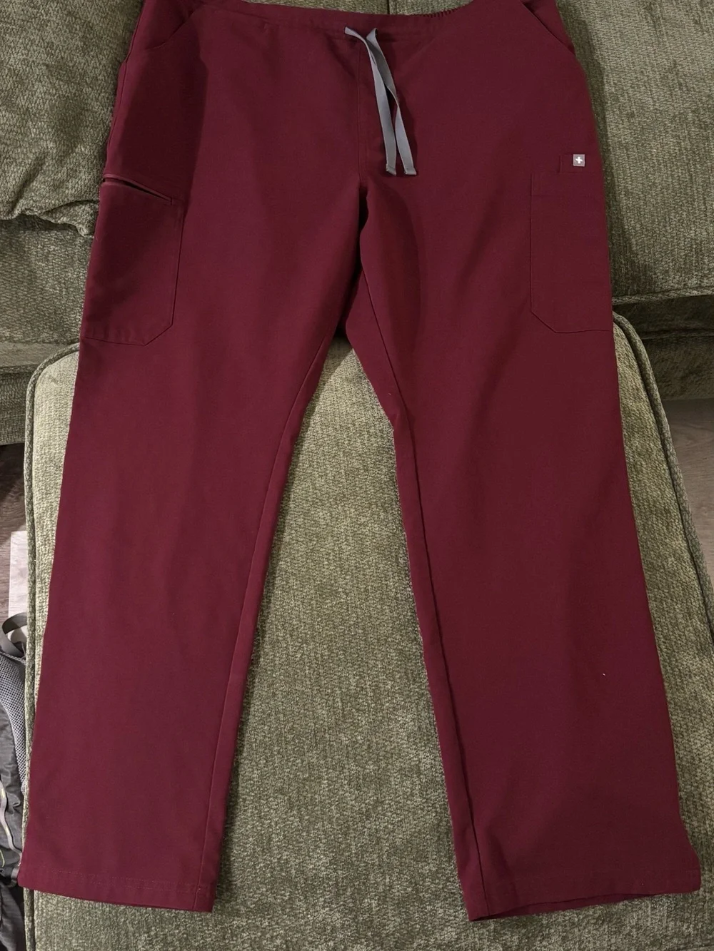 Figs Men's Burgundy Drawstring Cargo Joggers